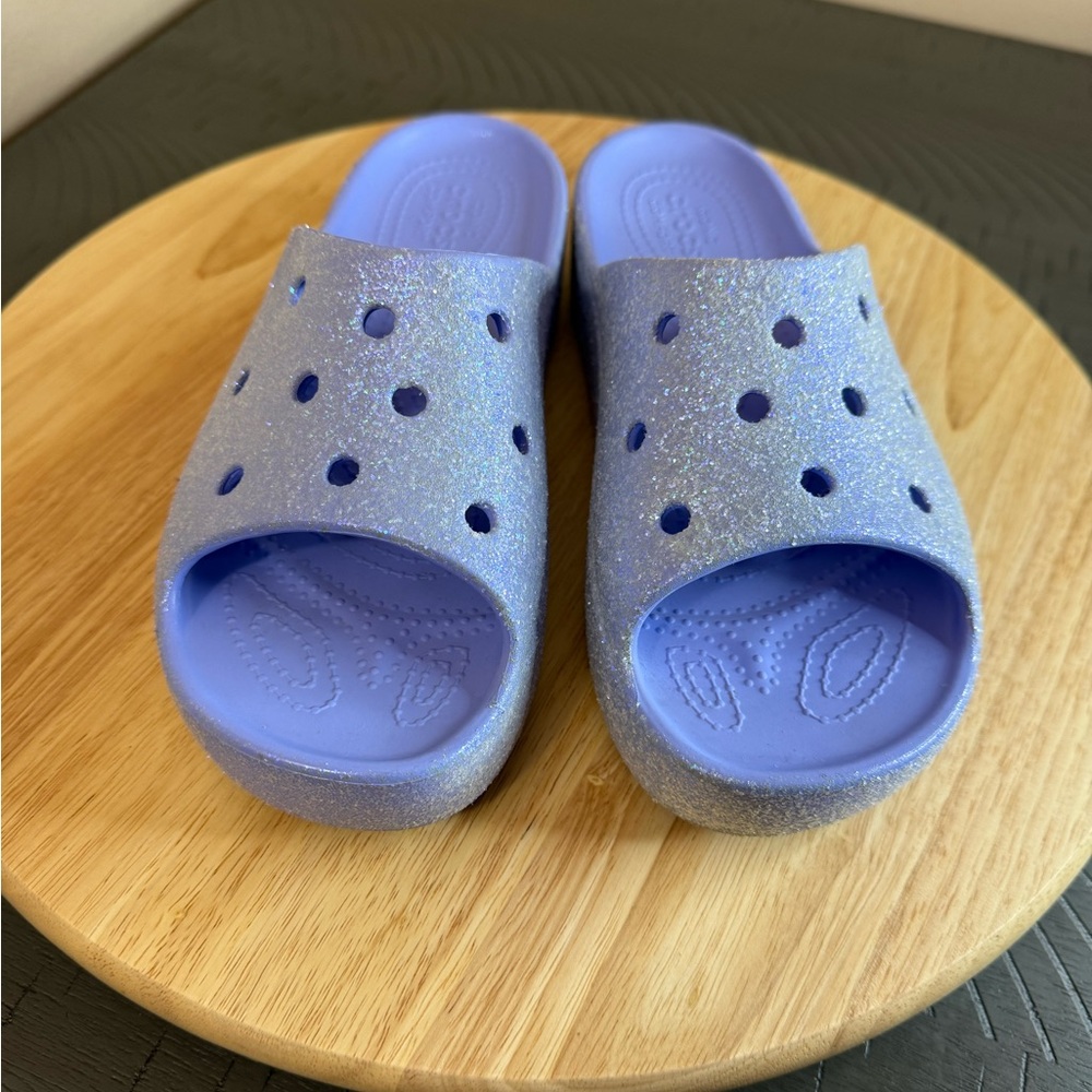 Crocs Women’s Classic Platform slide sandals - Picture 3 of 12
